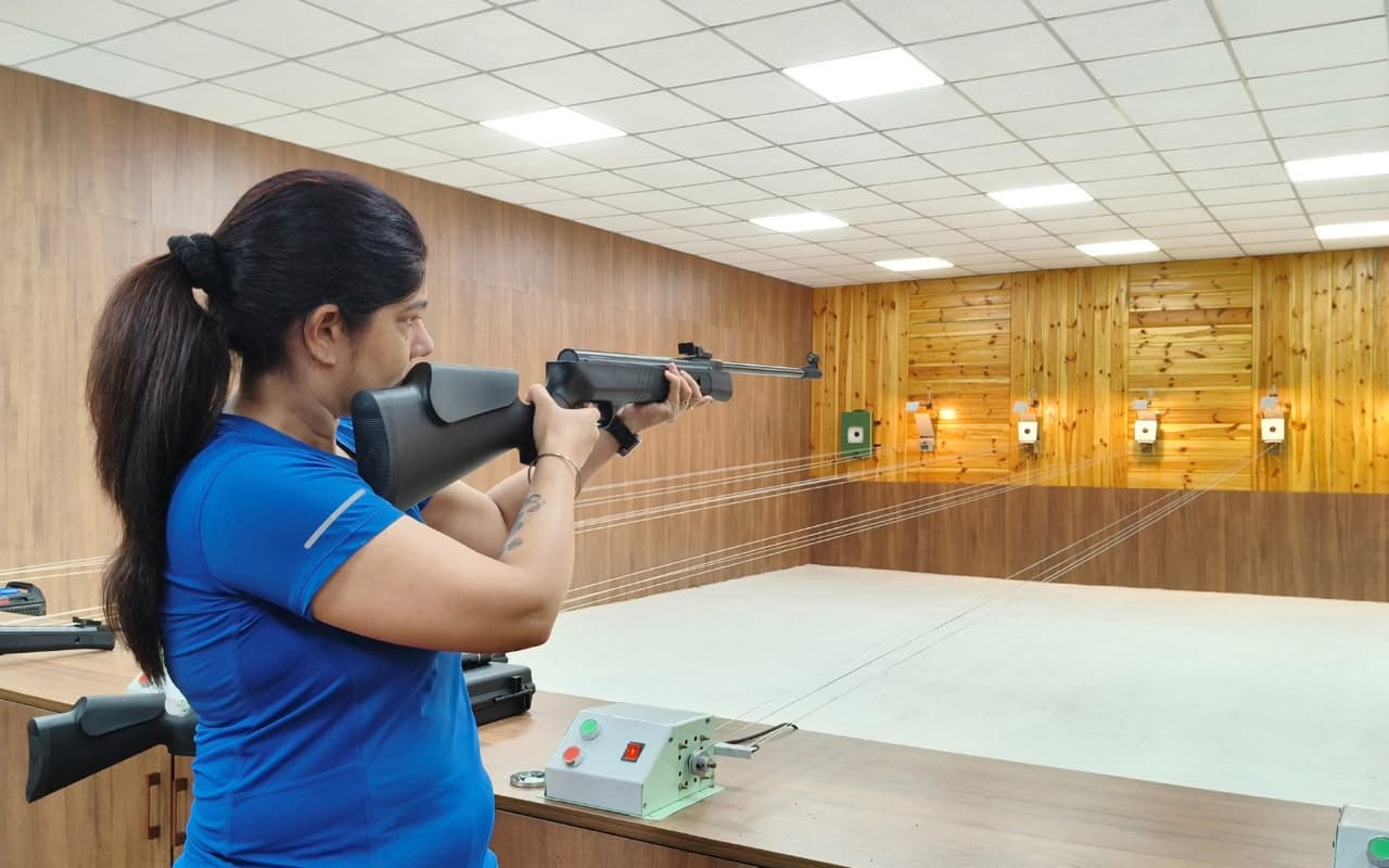 SIS X GUN FOR GLORY: Air Rifle Shooting with the Sisters 
